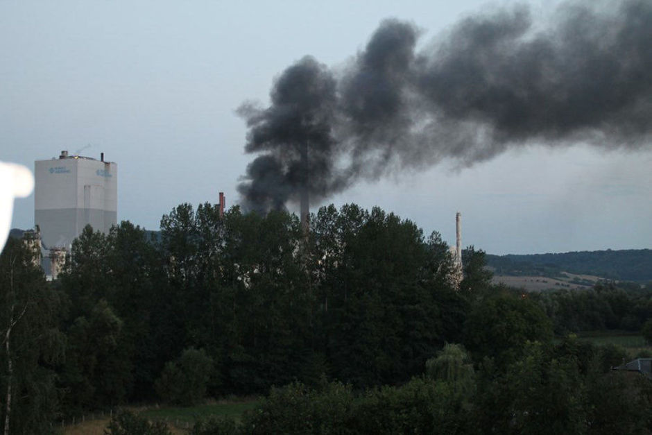 L'usine à papier de Burgo Ardennes en feu